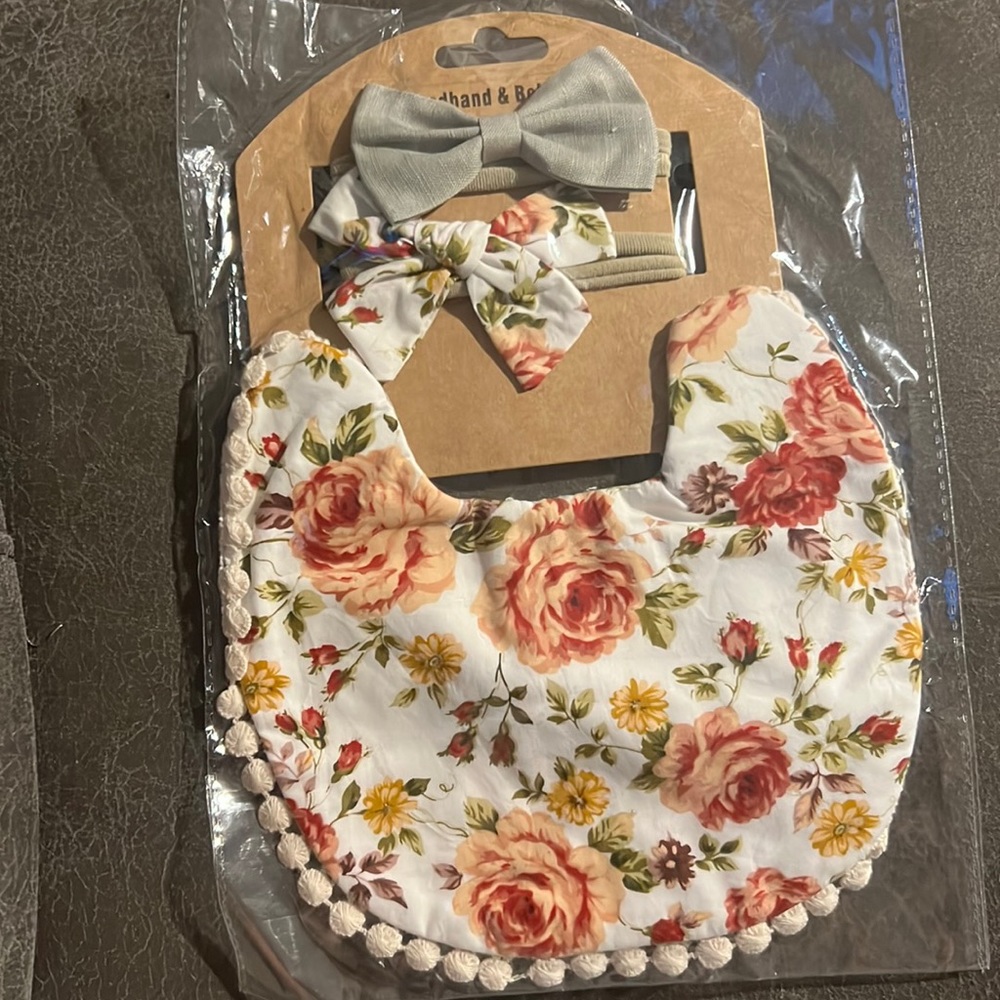 Boutique boho baby girl bib and 2 bow headbands baby shower set floral print